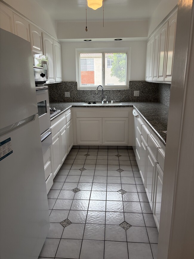 2346 Kerwood Ave unit 1, Los Angeles, CA 90064 - photo 3