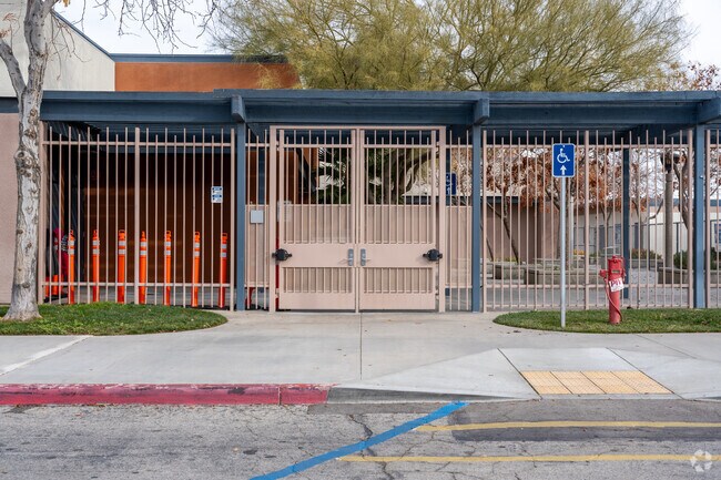 The school’s minority student enrollment at Cimarron Elementary is 95%.