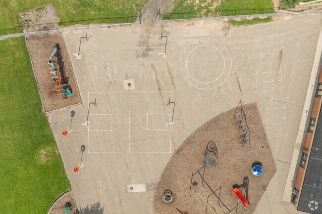 Daisy Brook Elementary School is located in Fremont, Michigan.