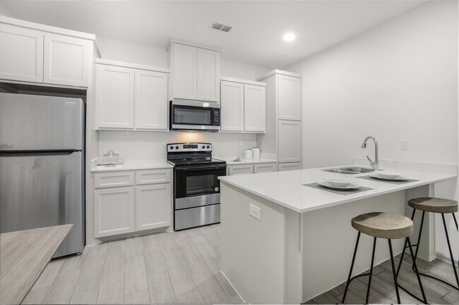 1002 N Tower Rd unit 2, Alamo, TX 78516 - photo 3