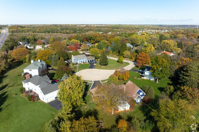 Cul-de-sacs are common in Sleepy Hollow.