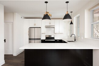 1044 Asbury Ave Unit 2N, Evanston, IL 60202
