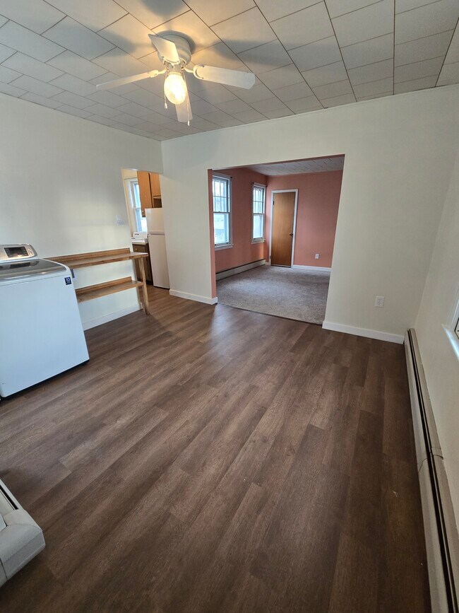 625 Palm St unit 625 Palm St. Apt. 2, Scranton, PA 18505 - photo 3