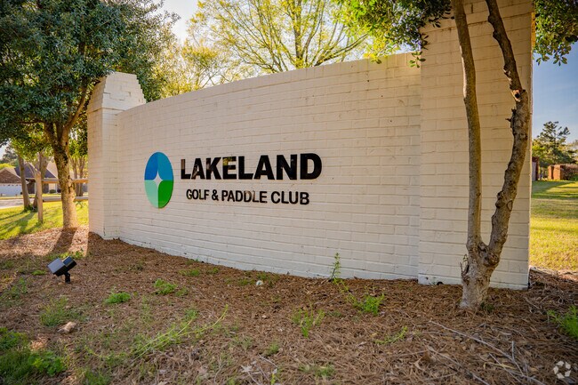 Lakeland Golf and Paddle Club features a sprawling 18-hole golf course.