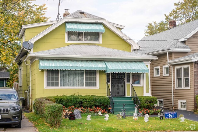 A lot of homes in Kenfield have driveways for off street parking.