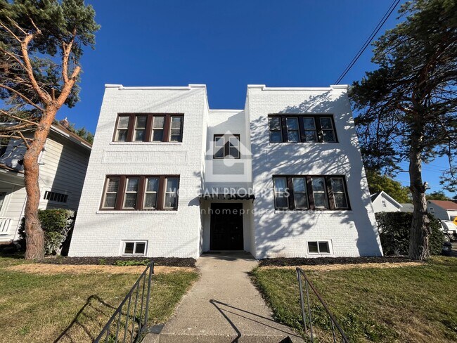330 E 12th St unit 4, Anderson, IN 46016 - photo 2