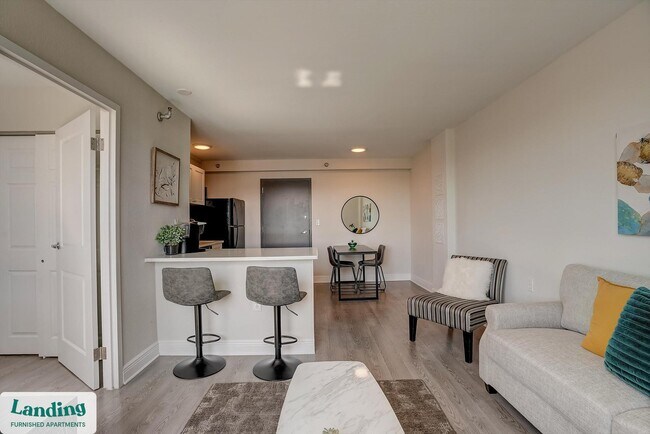 305 Dr M L K Jr St S unit 333, Saint Petersburg, FL 33705 - photo 4