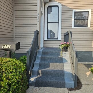 811 Tyler St Unit SIDE APARTMENT, La Porte, IN 46350
