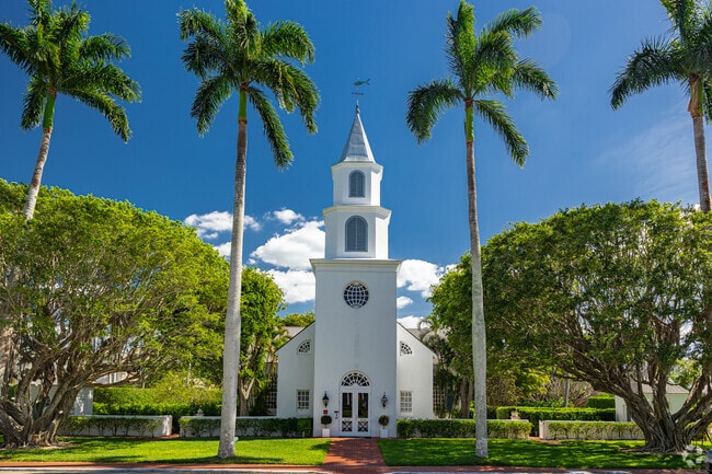 Trinity Church is a popular neighborhood congregation in Aqualane Shores.