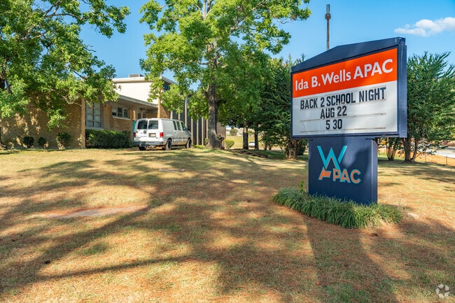 Ida B. wells APAC is a public elementary school in Jackson, MS.
