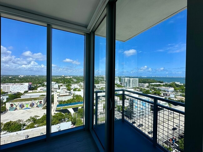460 NE 29th Terrace unit B8, Miami, FL 33137 - photo 5