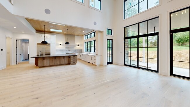 913 Drexel Ln, Bryn Mawr, PA 19010 - photo 2