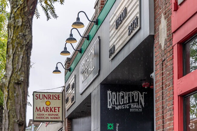 Residents of Commonwealth have access to Brighton Music Hall for concerts and other events.