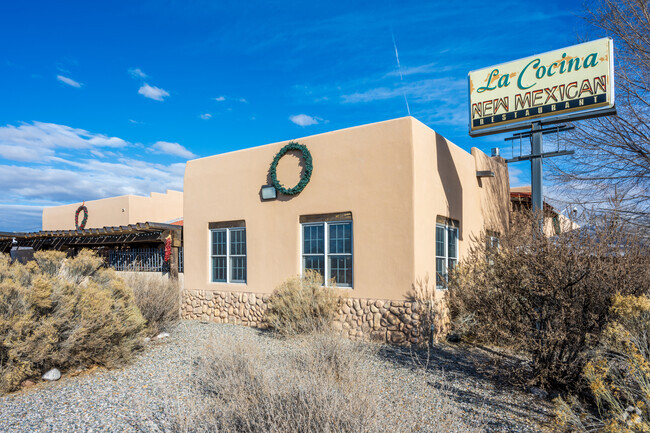 Santa Cruz locals have enjoyed the great dinning at La Cocina for over 20 years.