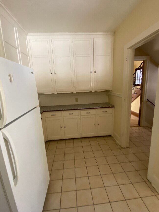 1012 Erin St, Madison, WI 53715 - photo 7