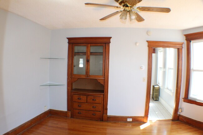 49 Brownell Ave unit 2, Hartford, CT 06106 - photo 3