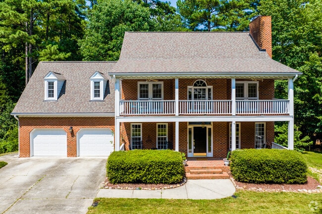 Many homes in Northwoods have 2 car garages.