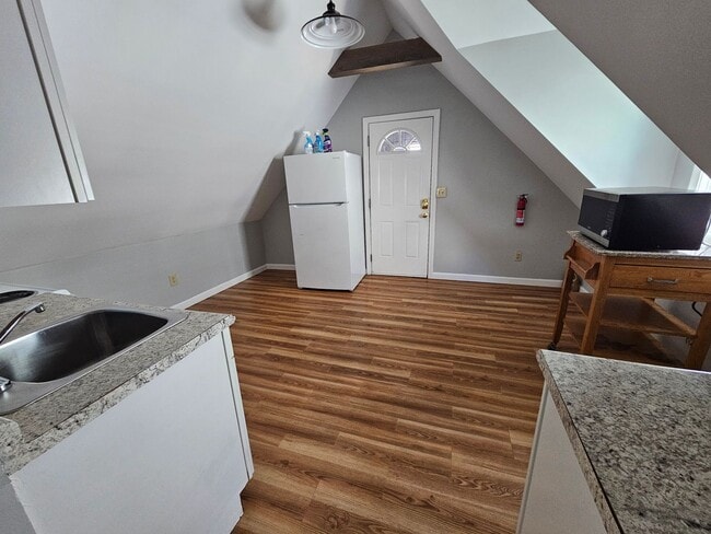 120 North St unit . 2, Burlington, VT 05401 - photo 3