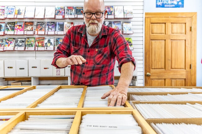 If you get lost in the Lost World of Wonders in River Bend this guy will help you out.