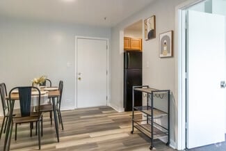 808 Ridge Dr, DeKalb, IL 60115