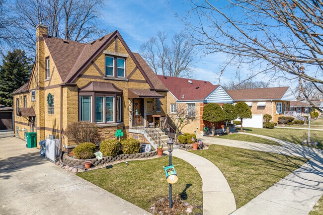 A row of homes in Westchester shows the different styles in the neighborhood.