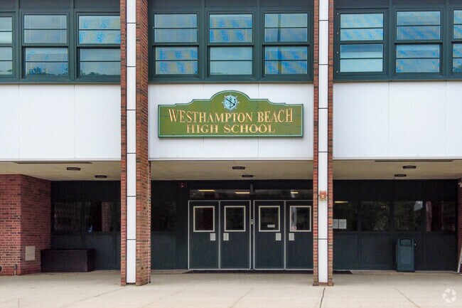 Westhampton Beach Senior High School near Quogue has a student to teacher ratio of 12:1.