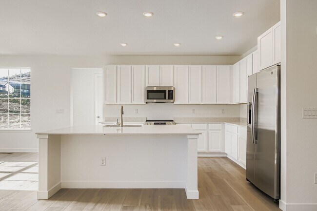 12670 W Glasgow Place, Littleton, CO 80127 - photo 4