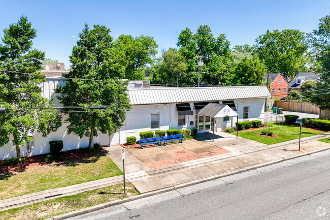 An aerial view of the entrance to Rudlin Torah Academy.
