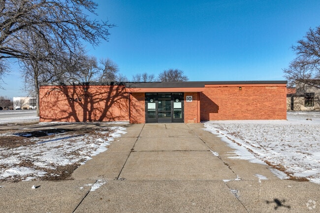 Burnsville Alternative High School has earned an overall grade of C+ from Niche.com.