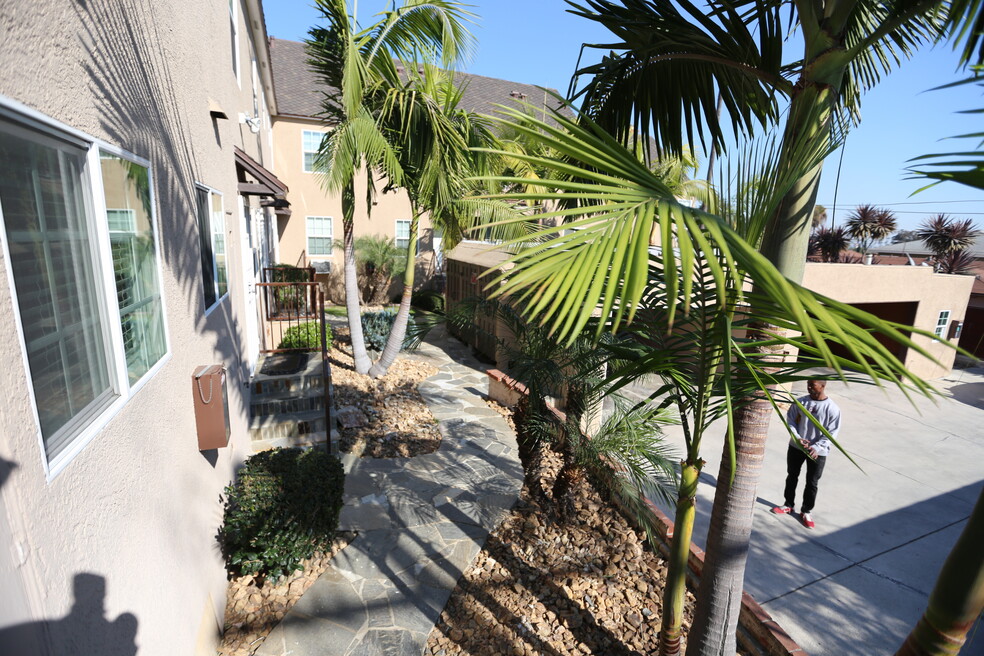 5808 Edgemar Ave unit Large 2 bed, Los Angeles, CA 90043 - photo 1