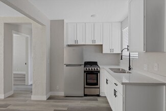 913 S 3rd St, Las Vegas, NV 89101