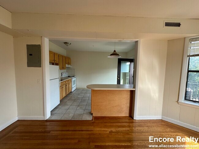 30 Fordham Rd unit 7, Allston, MA 02134 - photo 4