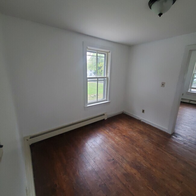 9 Mechanic St unit B, North Bennington, VT 05257 - photo 7