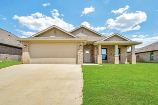 1804 Porter St, Pea Ridge, AR 72751