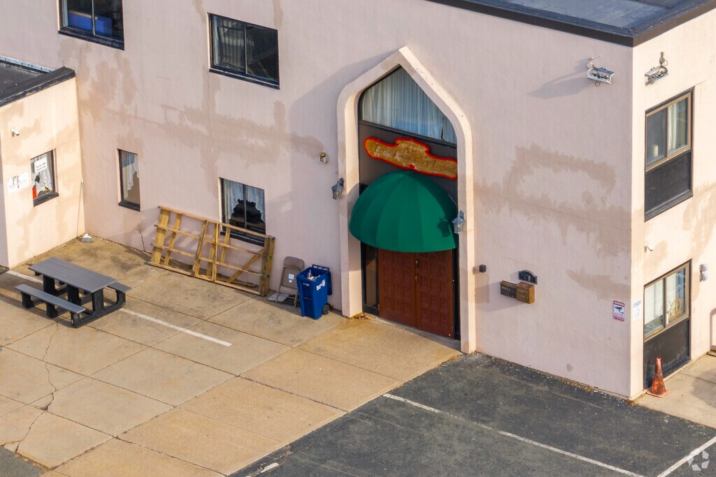 The main entrance to Noble Academy in Quincy, MA.