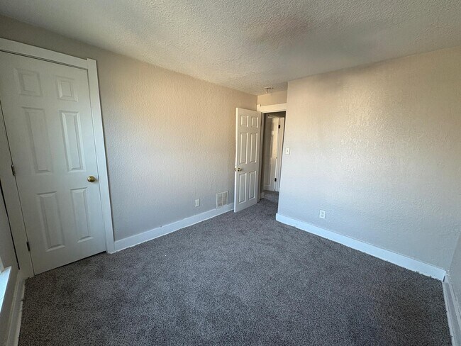 1448 Berdan Ave, Toledo, OH 43612 - photo 6