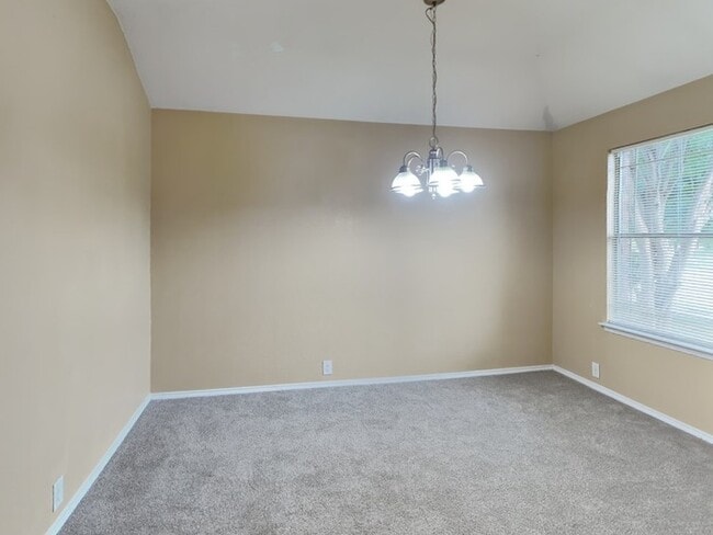 152 E Kirnwood Dr, Dallas, TX 75241 - photo 5