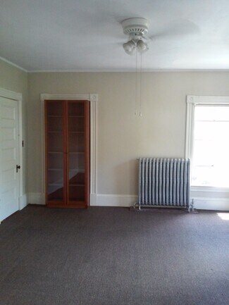 8 Bailey Ave Unit 8b, Claremont, NH 03743