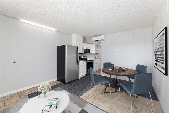 410 N 2nd E unit 301, Mountain Home, ID 83647 - photo 4