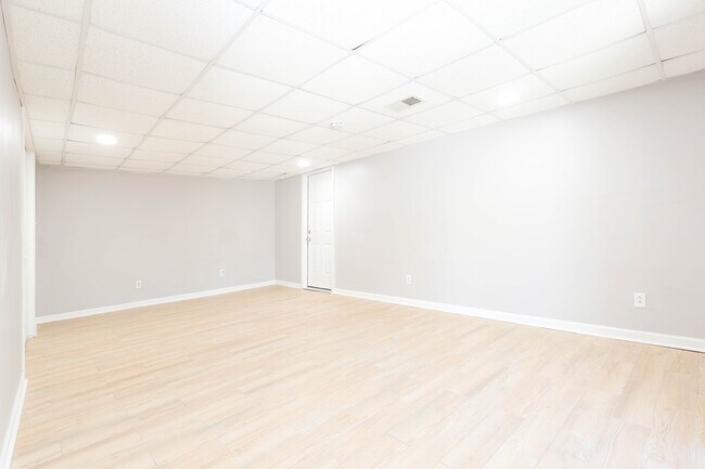 225 Willow Lake Ln, Sharpsburg, GA 30277 - photo 7