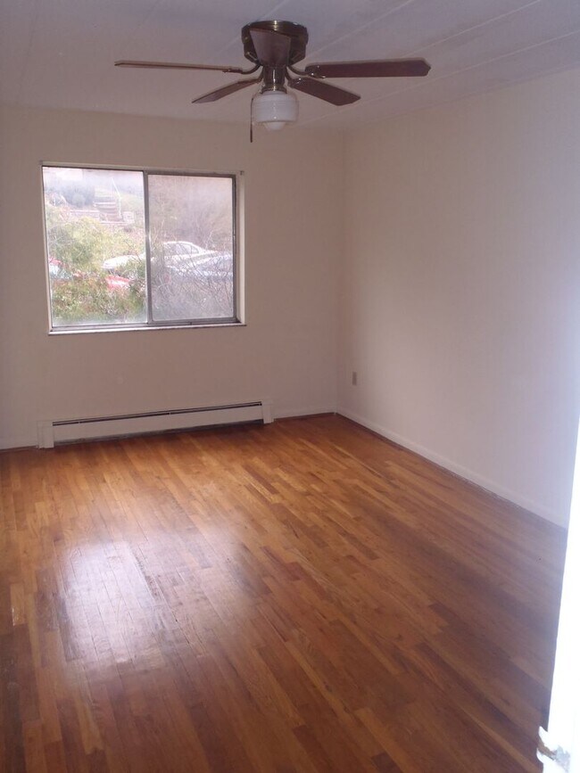 539 Lowell Ave unit 539-02, Cincinnati, OH 45220 - photo 5