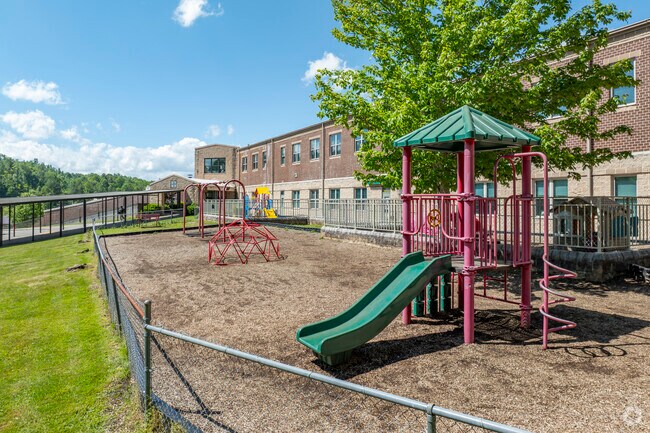 Freedom Trail Elementary School has a strong sense of community, with events like School Spirit Week and Book Fairs.