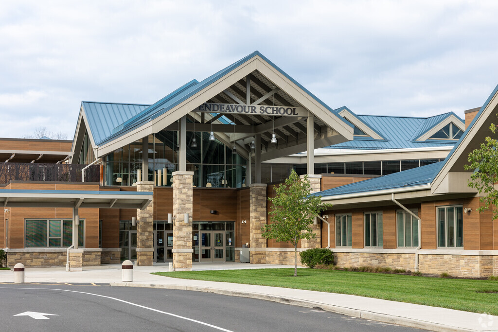 Endeavour School has students from PK to 4th Grade in the Hanover School District.