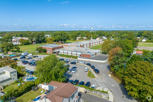 JFK Elementary School has a student-teacher ratio of 10 to 1.