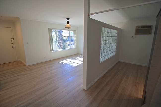 11138 Aqua Vista St unit 49, North Hollywood, CA 91602 - photo 6