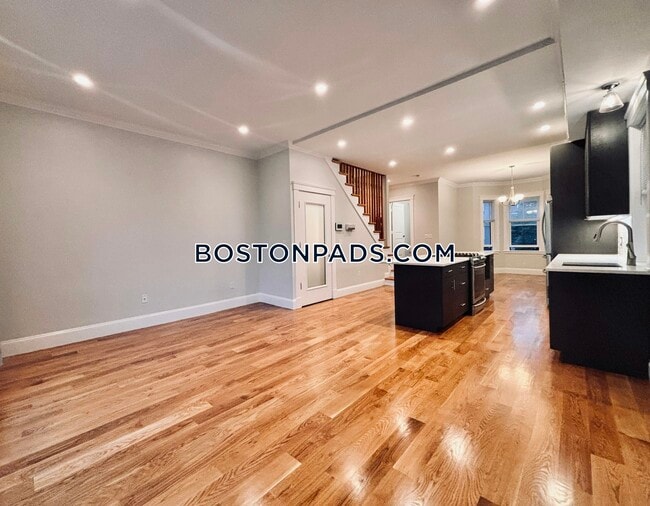 799 E 4th St, Boston, MA 02127 - photo 2