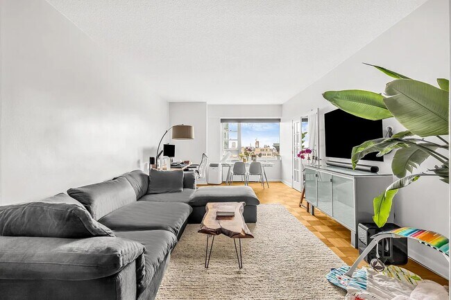 Georgetown Plaza unit 14K, New York, NY 10003 - photo 2