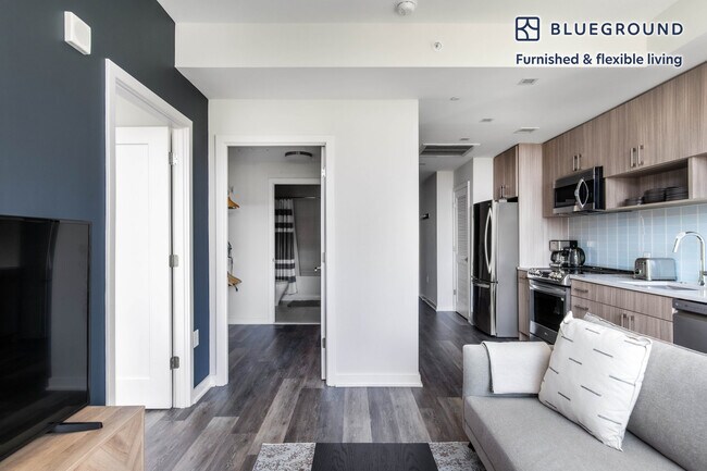 400 Army Navy Dr unit FL13-ID273, Arlington, VA 22202 - photo 3