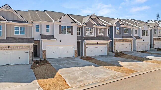 6722 Corryton St, Flowery Branch, GA 30542 - photo 2