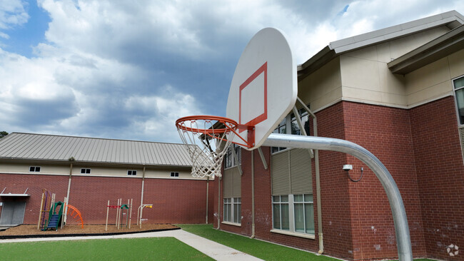 Lake Forest Elementary School is a great outdoor basketball court.